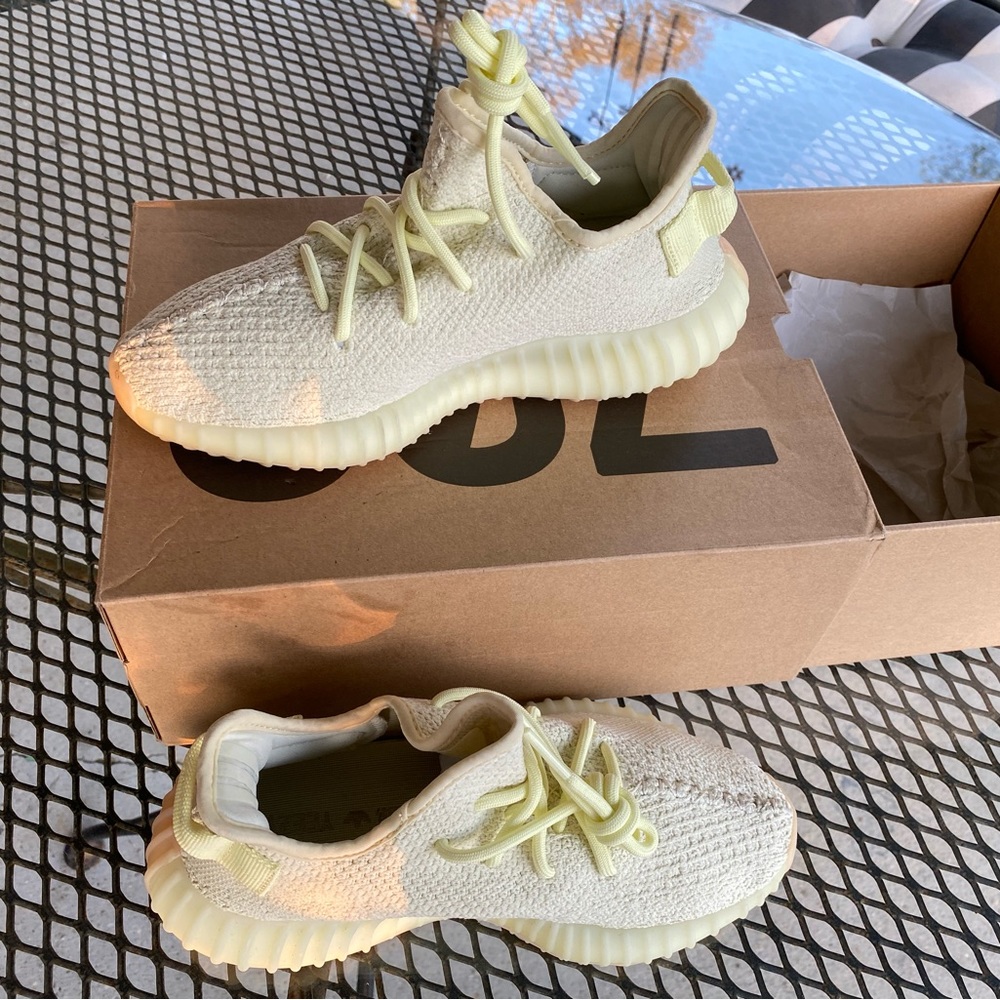 Yeezy Boost 350 V2 ‘Butter’ - Picture 4 of 5
